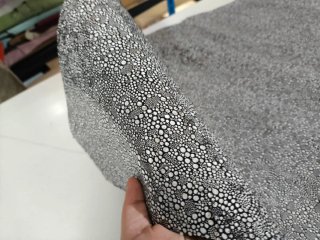 Piel de vacuno grabada