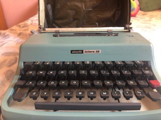 Máquina de escribir Olivetti Lettera 32