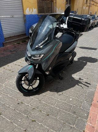 Yamaha NMAX 125 Scooter Automática Gris