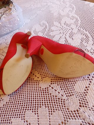 Zapatos de tacón rojos para mujer