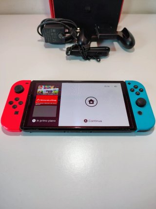 Nintendo Switch OLED 64GB Con Scatola e Accessori