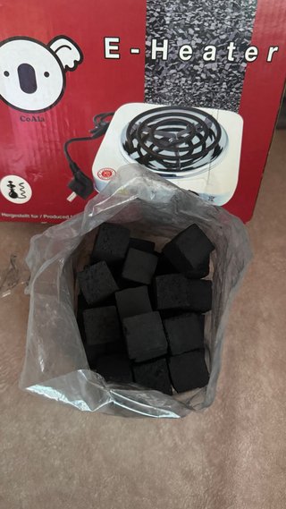 Fornello elettrico per carboni con carboni