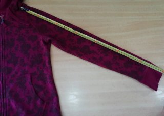 Sudadera C&A burdeos Talla XS Estampada
