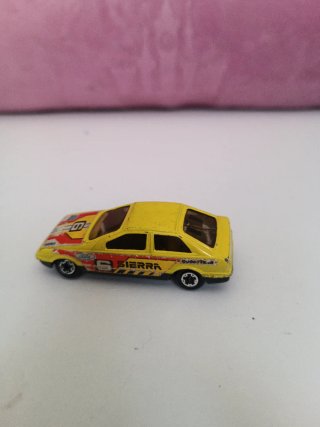 Ford Sierra Mira 1:64