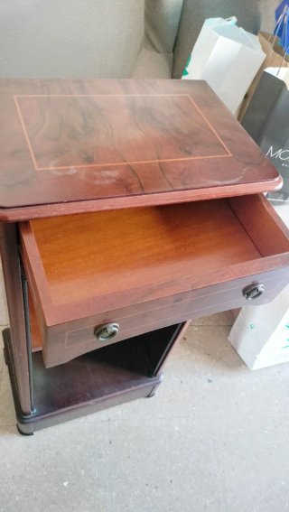 Mueble auxiliar de madera