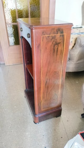 Mueble auxiliar de madera