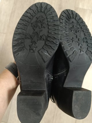 Botas altas negras mujer con hebilla