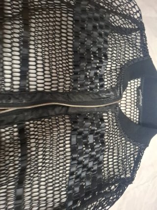 Chaqueta bomber negra de malla