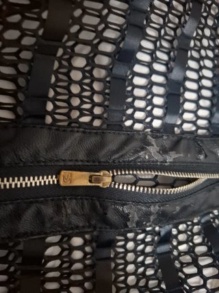 Chaqueta bomber negra de malla