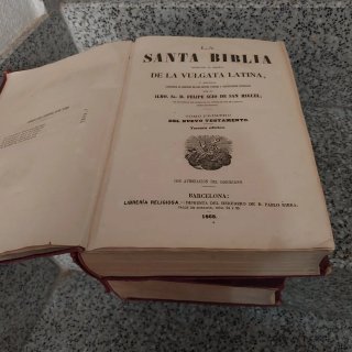 LA SANTA BIBLIA - 6 Tomos en 3 Volumenes.