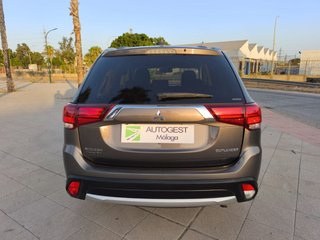 MITSUBISHI Outlander 220 DID Kaiteki Auto 4WD