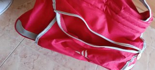 Bolsa de viaje azul, 6€ cada bolsa, amplias.