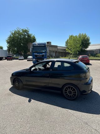 Vendo o cambio por todoterreno 6l 130cv asz