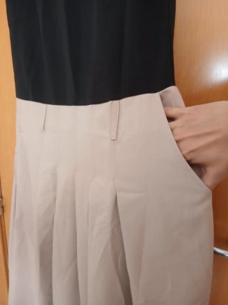 Vestido sin mangas negro y beige. Talla L