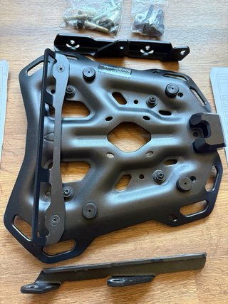 Parrilla sw motech y Adaptadores Top Case Shad