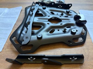 Parrilla sw motech y Adaptadores Top Case Shad