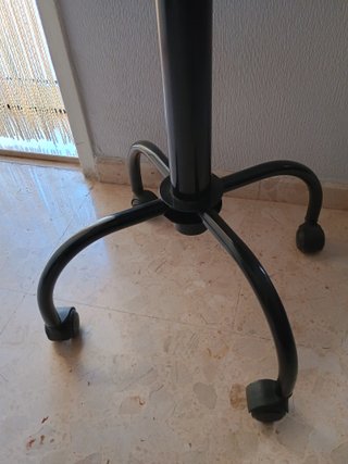 Mesa auxiliar tele con ruedas