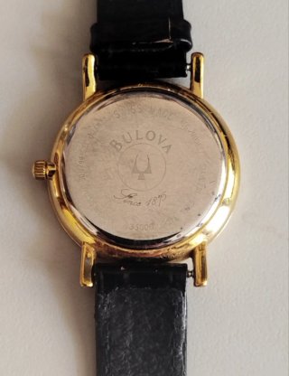 Reloj Bulova Dorado