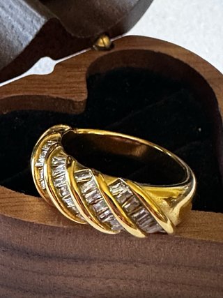 Anello retrò con diamanti baguette oro 18k