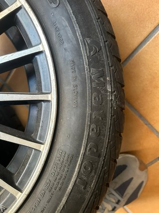 Neumáticos con llantas coche/caravana