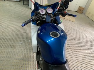 Suzuki 500GS F Sportbike Azul/Blanco
