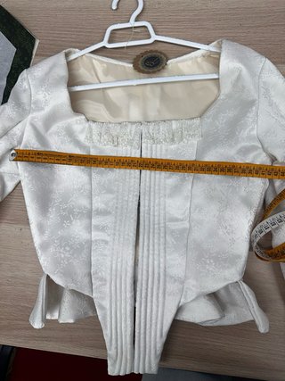 Corpiño blanco brocado con escote cuadrado