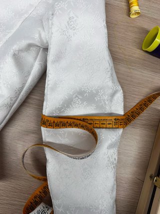 Corpiño blanco brocado con escote cuadrado