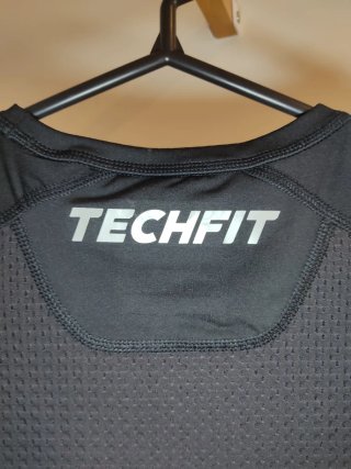 Camiseta Adidas Techfit Compresión XL sin Mangas