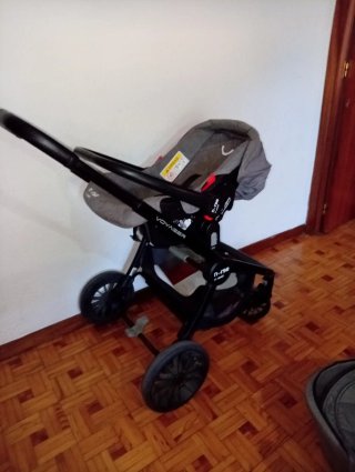 Carrito de bebé Voyager con silla