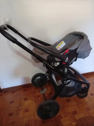Carrito de bebé Voyager con silla