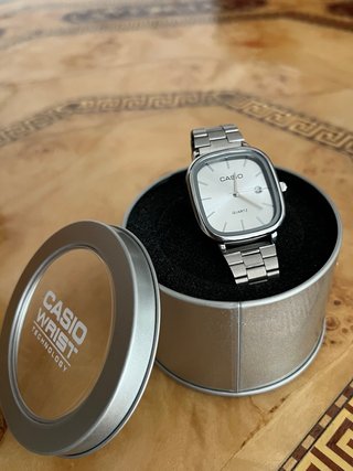 Reloj Casio Cuadrado Plata y Blanco