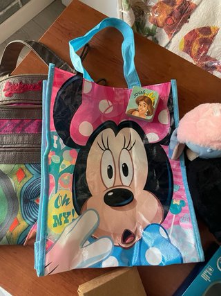 Lote de peluches y accesorios