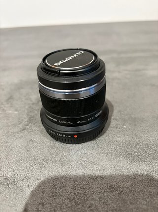 Olympus 45mm f1.8 Negro M4/3