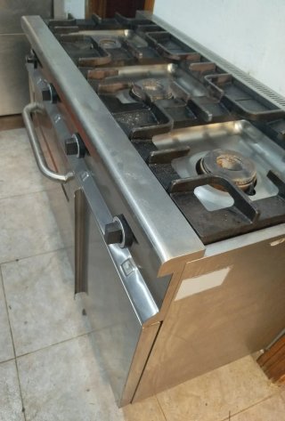 Cocina industrial 3 fuegos con horno 120 CMS