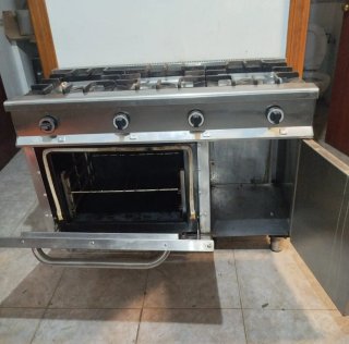 Cocina industrial 3 fuegos con horno 120 CMS