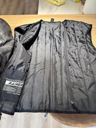 Chaqueta de piel para moto marca Rainers