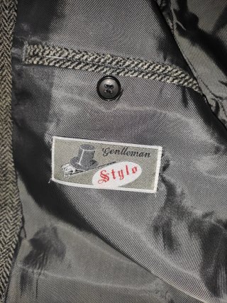 Americana de hombre gris y multicolor