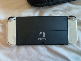 Nintendo Switch OLED + Mario Kart 8 Deluxe