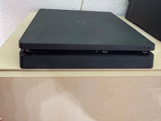 PS4 (PlayStation 4) 500GB + 4 Juegos