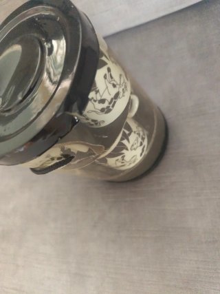 Set caffè con design di vitelli bianco e nero