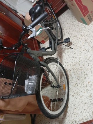 Bicicleta urbana con cesta