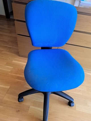 Silla de oficina giratoria con ruedas