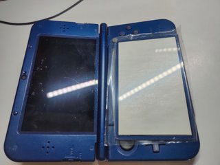 New Nintendo 3DS XL azul + funda rígida y cargador