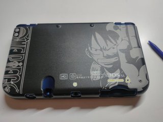 New Nintendo 3DS XL azul + funda rígida y cargador