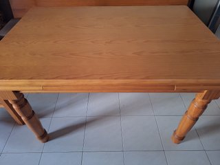 Mesa de comedor de madera maciza