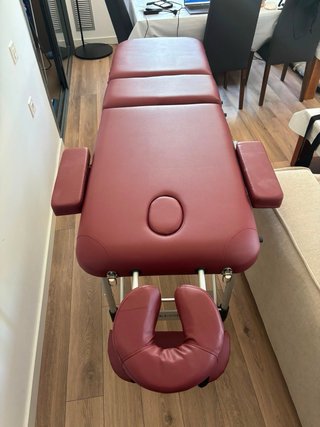 Cama de masaje kesser nueva usada una vez