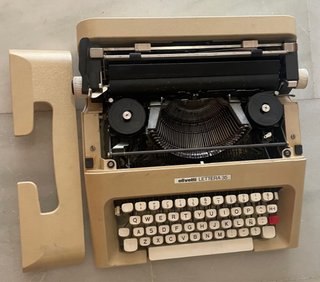 Máquina de escribir Olivetti Lettera 35