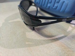 Gafas de sol azul oscuro Chicco para niños