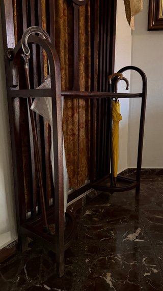 PERCHERO ANTIGUO/VINTAGE DE MADERA. + DE 90 AÑOS.
