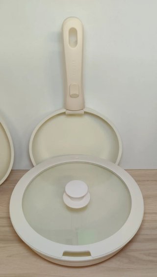 Set di padelle Carote beige, auricolari AUKEY GRATIS
